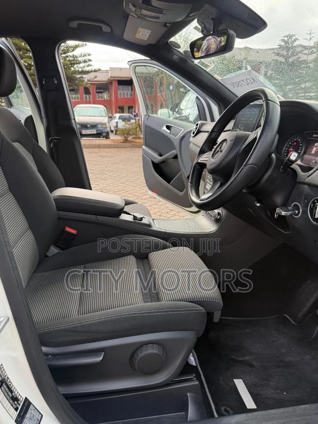 Mercedes-Benz B-Class B180 Petrol 2017 White