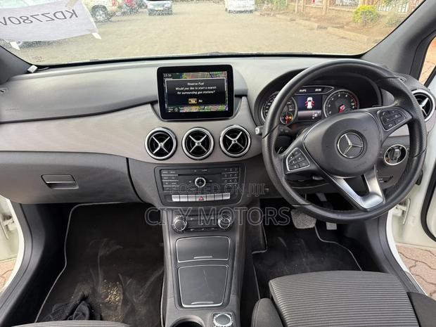 Mercedes-Benz B-Class B180 Petrol 2017 White