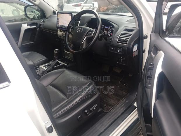 Toyota Land Cruiser Prado 2.8 2019 White