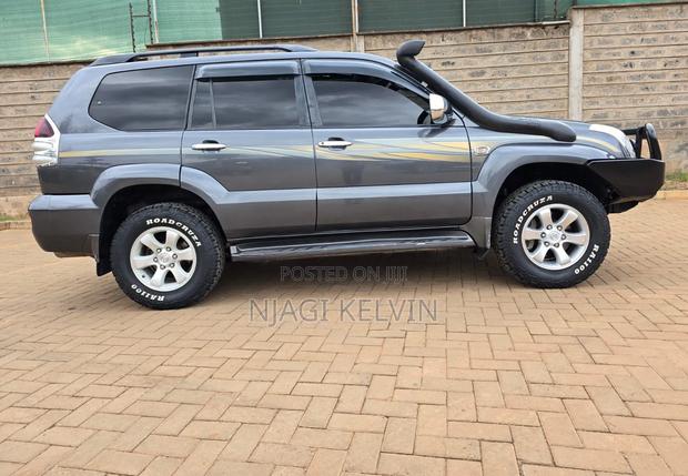 Toyota Land Cruiser Prado 3.4 5dr 2006 Gray