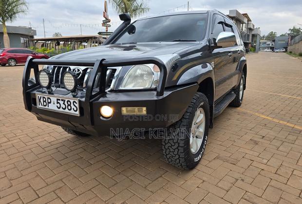 Toyota Land Cruiser Prado 3.4 5dr 2006 Gray