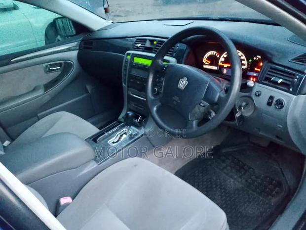 Toyota Crown Royale 2005 Blue