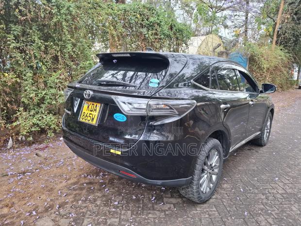 Toyota Harrier 2.0 2014 Black