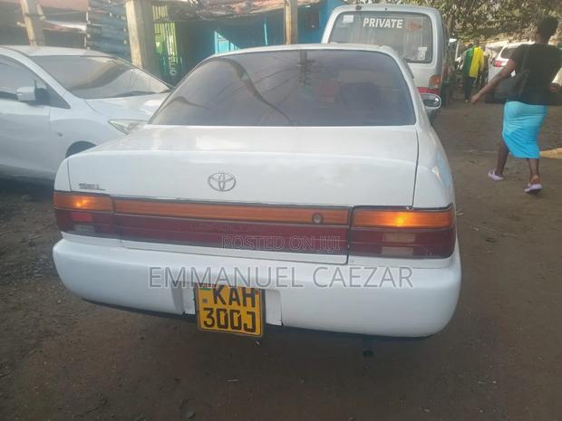 Toyota Corolla 1994 White