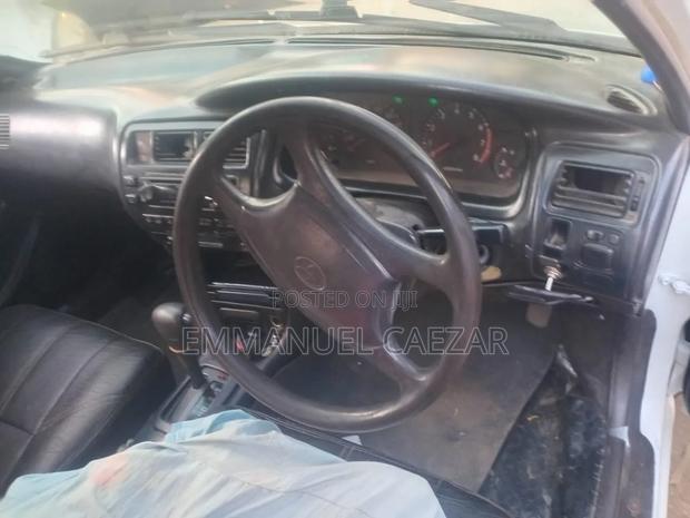 Toyota Corolla 1994 White