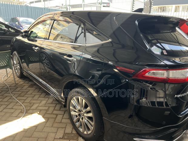 Toyota Harrier 2019