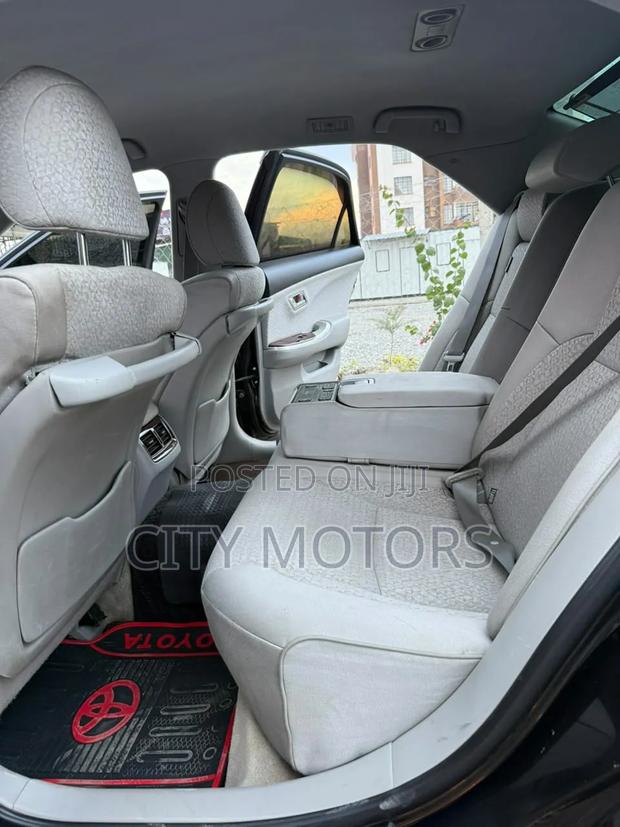 Toyota Crown 2012 Black