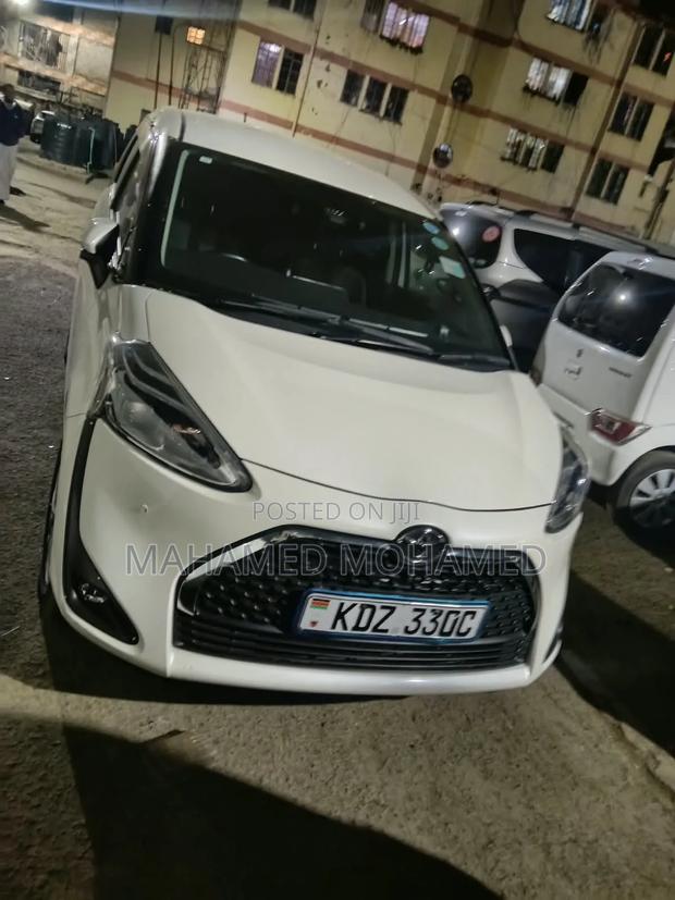 Toyota Sienta 2020 White