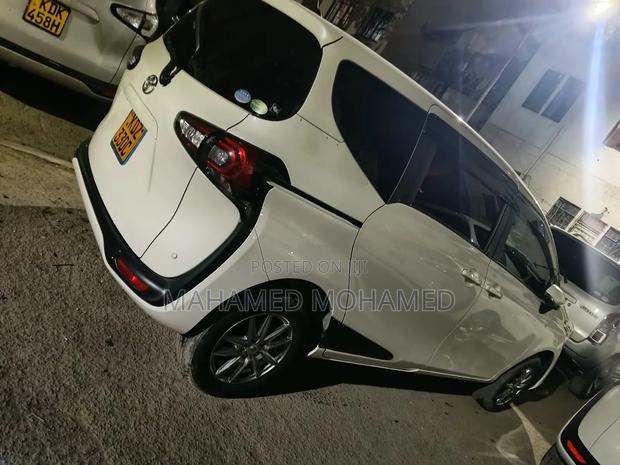 Toyota Sienta 2020 White