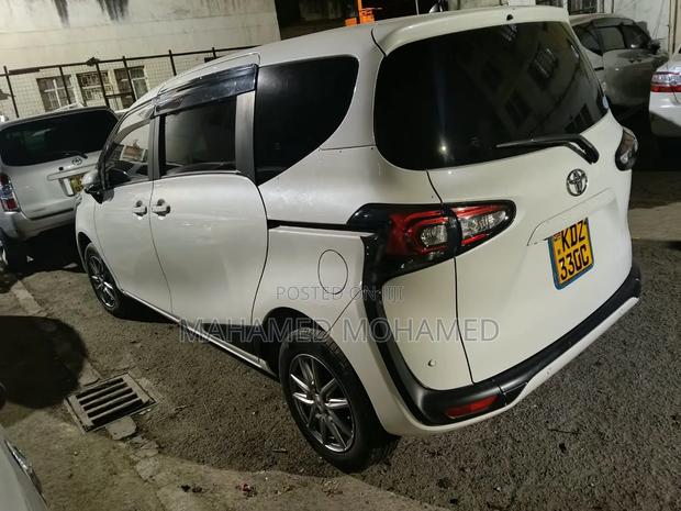 Toyota Sienta 2020 White