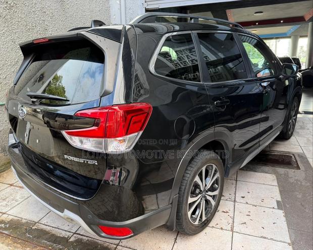 Subaru Forester Premium AWD 2019 Black
