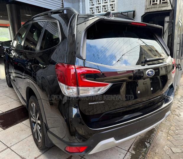 Subaru Forester Premium AWD 2019 Black