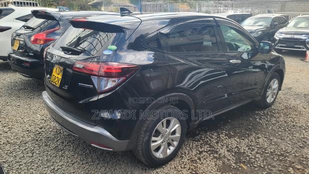Honda Vezel 1.5 Hybrid 2WD 2015 Black