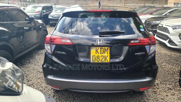 Honda Vezel 1.5 Hybrid 2WD 2015 Black