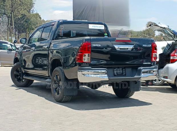 Toyota Hilux 2019 Black