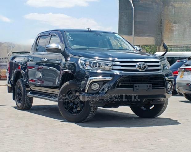 Toyota Hilux 2019 Black