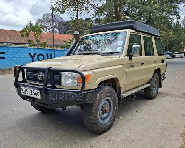 Toyota Land Cruiser 2012 Beige