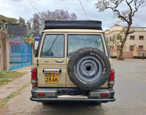 Toyota Land Cruiser 2012 Beige