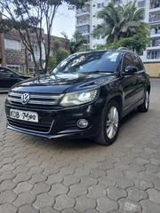 Volkswagen Tiguan S with Sunroof 2013 Black for sale