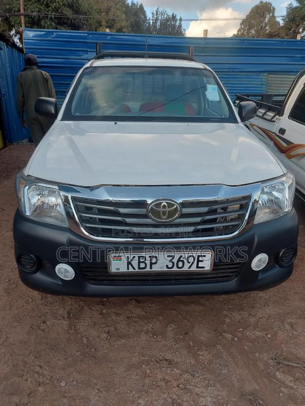 Toyota Hilux 2.5 D-4D SRX 2011 White
