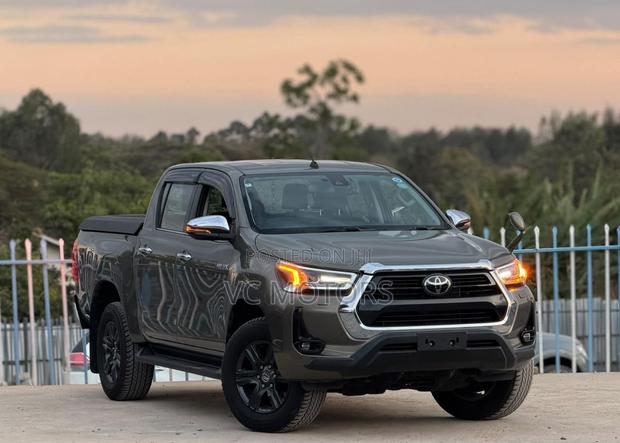 Toyota Hilux Revo Double Cab Deisel 2.4 AWD 2021 Brown