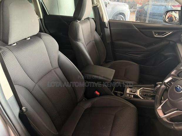 Subaru Forester 2019 Silver