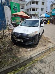 Mazda Axela 2013 White for sale