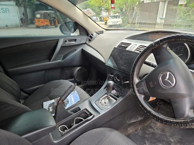 Mazda Axela 2013 White