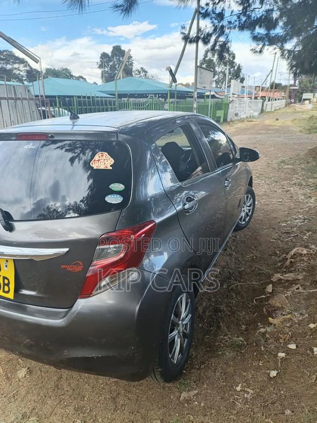 Toyota Vitz 1.3 FWD 5dr 2015 Gray