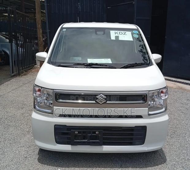 Suzuki Wagon R 2019 White