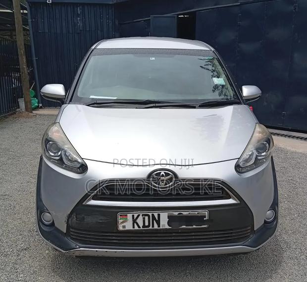 Toyota Sienta 1.5 AWD 2016 Silver