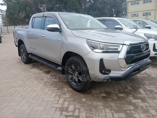 Toyota Hilux Revo Double Cab Deisel 2.4 AWD 2021 Silver