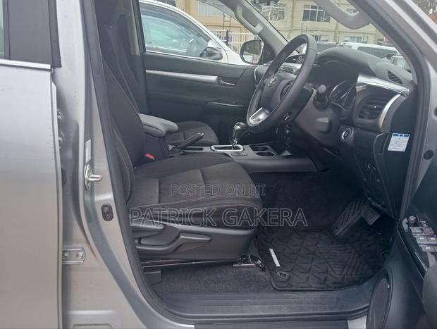 Toyota Hilux Revo Double Cab Deisel 2.4 AWD 2021 Silver