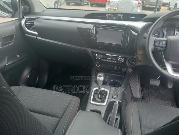 Toyota Hilux Revo Double Cab Deisel 2.4 AWD 2021 Silver