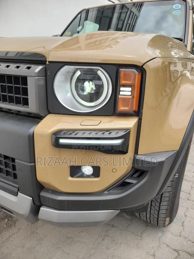 Toyota Land Cruiser Prado 2.7 2024 Gold