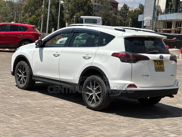 Toyota RAV4 2015 White