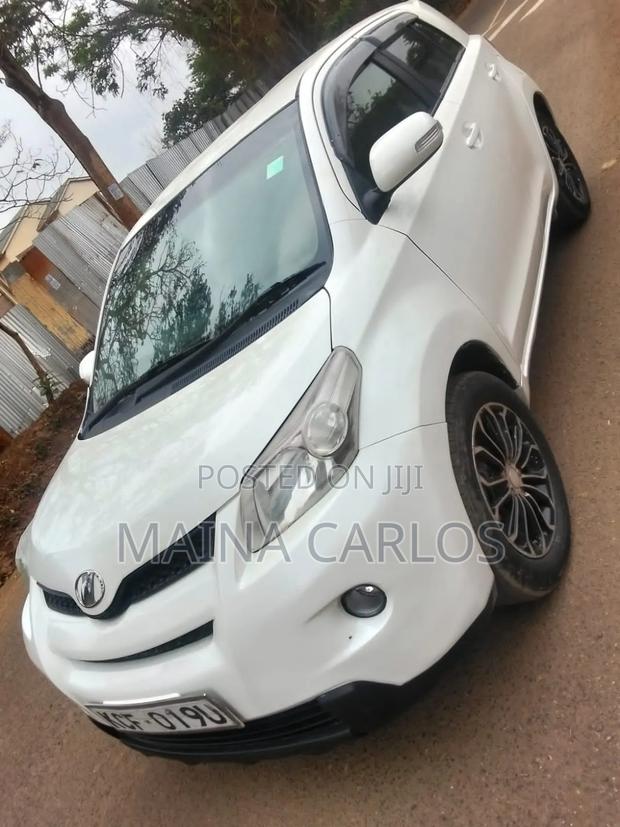 Toyota IST 2009 White