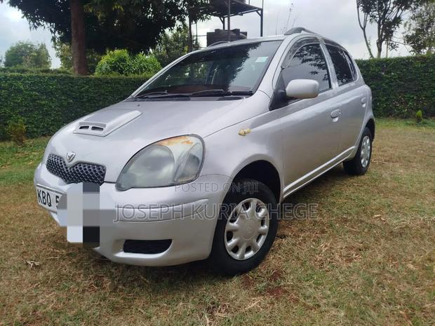 Toyota Vitz 2005 Silver