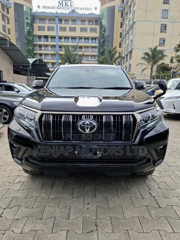 Toyota Land Cruiser Prado 2.8 2022 Black