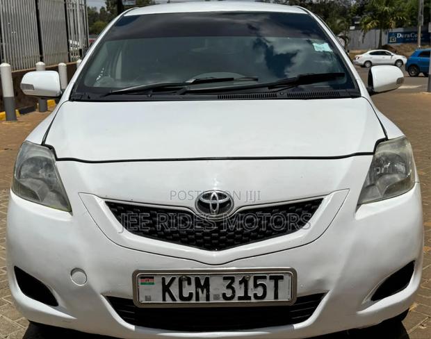 Toyota Belta 2010 Off white