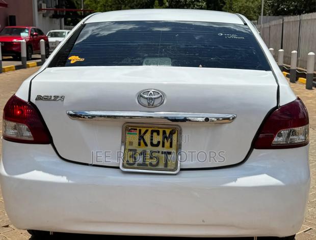 Toyota Belta 2010 Off white