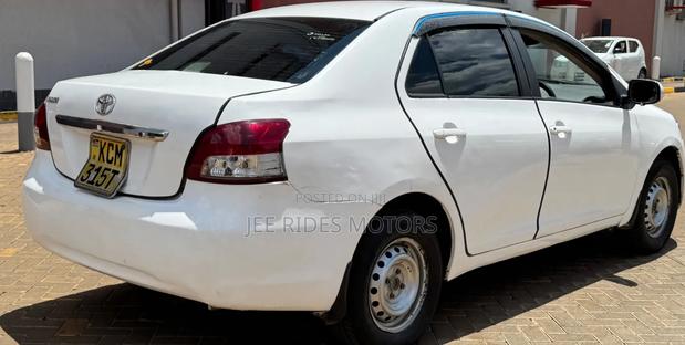 Toyota Belta 2010 Off white