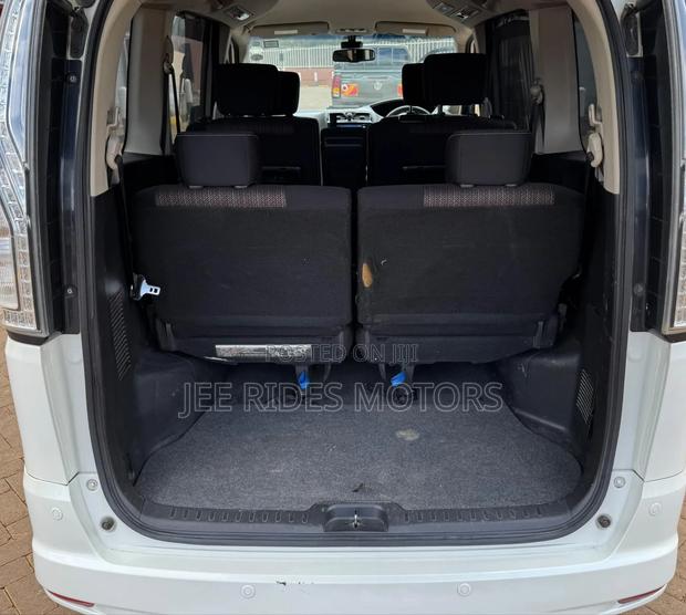 Nissan Serena 2016 Off white
