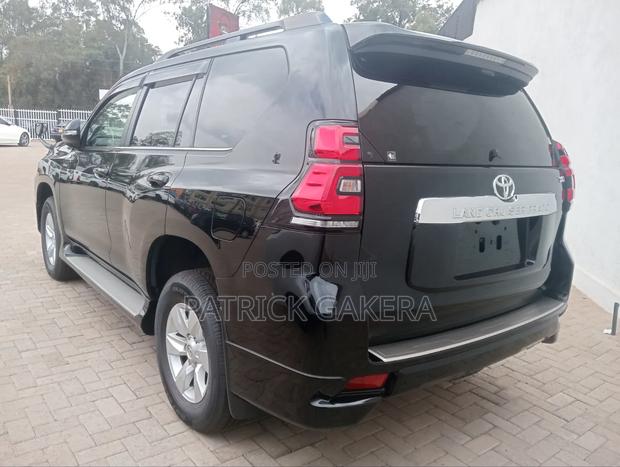 Toyota Land Cruiser Prado 2.8 2021 Black