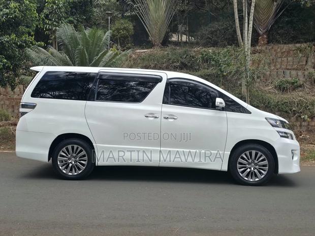 Toyota Vellfire 2014 White