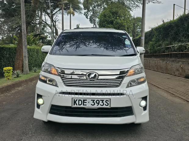 Toyota Vellfire 2014 White
