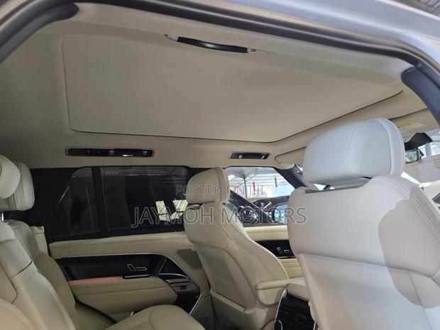 Land Rover Range Rover Vogue 2023 White