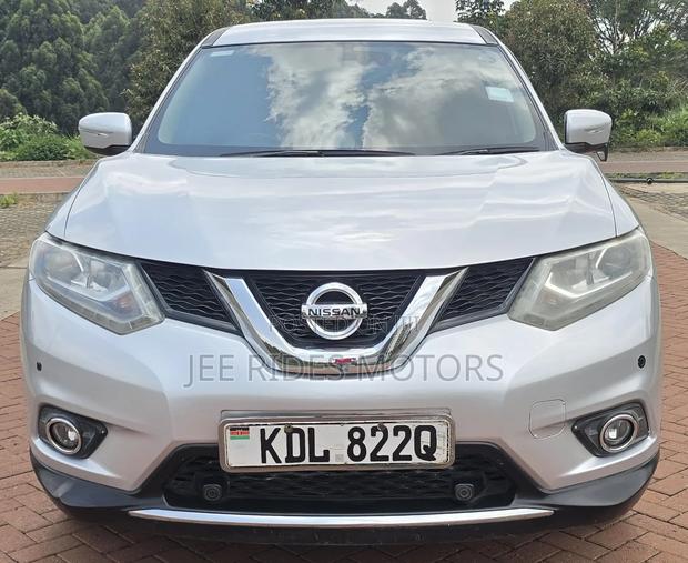 Nissan X-Trail 2016 Silver