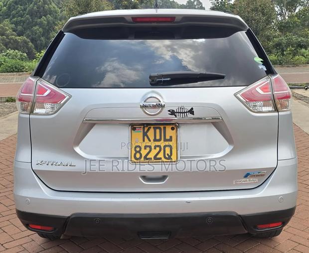 Nissan X-Trail 2016 Silver