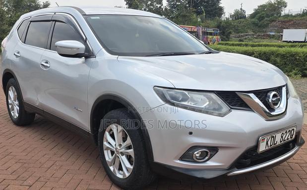 Nissan X-Trail 2016 Silver